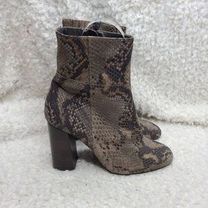 Free People Nolita Snakeskin‎ Ankle Boots sz 38